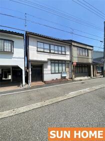 富山県魚津市新金屋１丁目