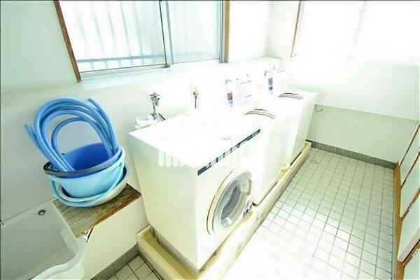 画像10:共用の洗濯スペースです☆