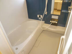画像4:ゆったり余裕の一坪タイプ浴室です。
