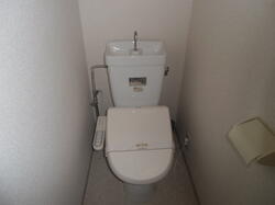 画像4:温水洗浄トイレ