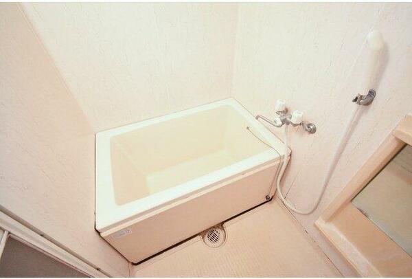 画像11:コンパクトで使いやすいお風呂です