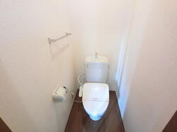 画像8:温水便座付きトイレ