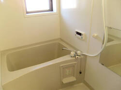 画像5:浴室に小窓が付いていて換気に便利です