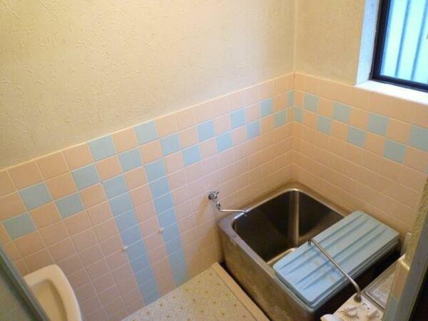 画像5:オシャレなタイルの浴室