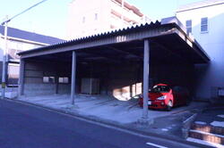 画像15:屋根付き駐車場