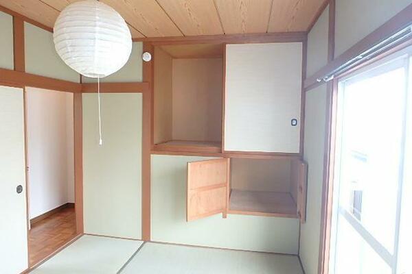和室の収納スペースです。