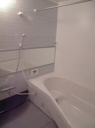 画像5:A103賃貸では少ない広さは1坪の浴槽