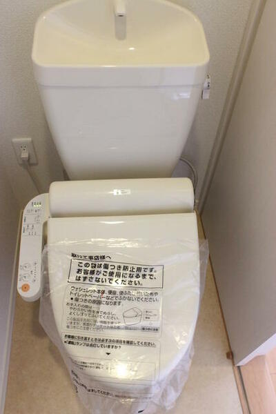 画像16:洗浄便座もついた充実のトイレ♪♪