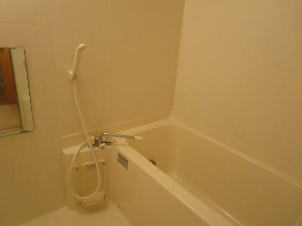 画像5:追焚き・浴室乾燥もついたお風呂です。