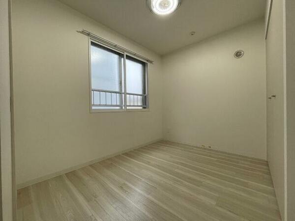 画像5:寝室も白を基調とした明るく綺麗なお部屋です！