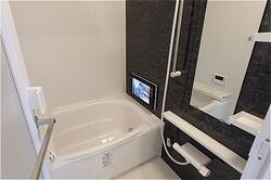 画像5:ＴＶ・換気暖房乾燥機付き浴室