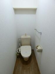画像9:トイレ（温水洗浄暖房便座）
