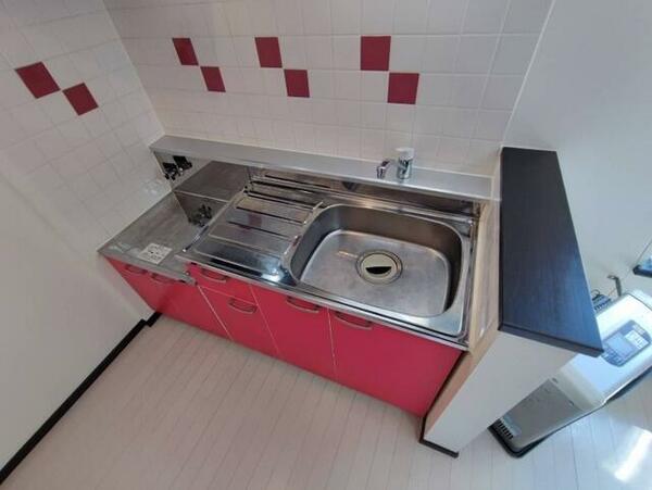 画像4:調理スペースも確保してありますね。お料理が楽しくなりそう。