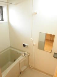 画像5:換気扇付き浴室