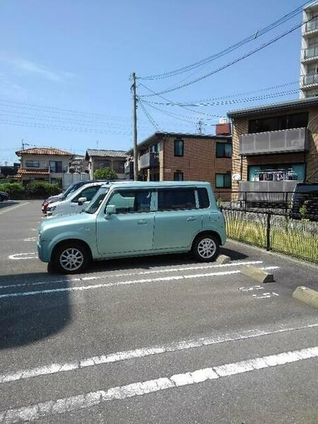 画像15:駐車場