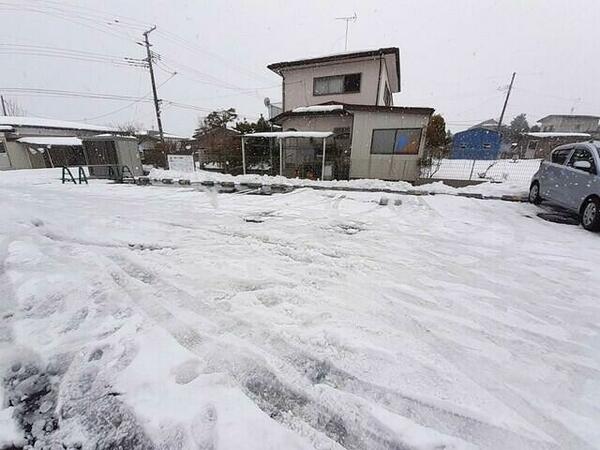 画像13:駐車場