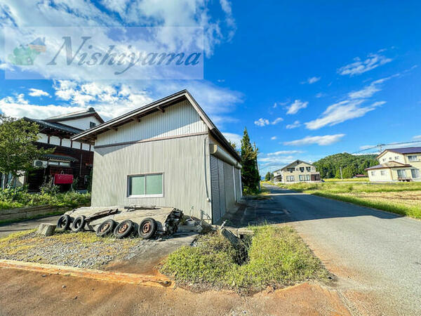 detached 山形県米沢市大字川井

地図を見る