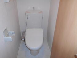 画像7:トイレ　温水洗浄暖房便座