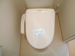 画像8:温水栓便座付トイレ