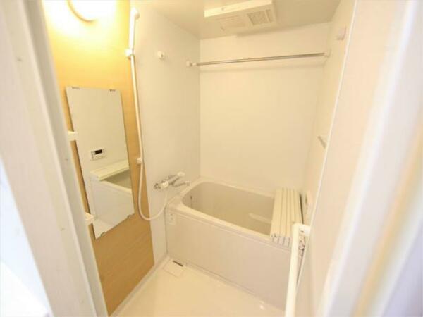画像5:追い焚き　浴室暖房乾燥機付バスルーム