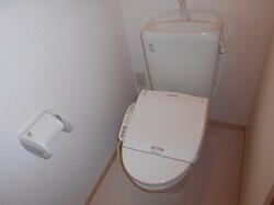 画像8:トイレ（温水洗浄便座）