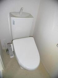 トイレ：Ⅰ－101　温水洗浄暖房便座