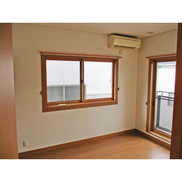 detached 東京都立川市栄町４丁目

地図を見る