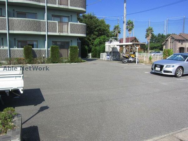 画像3:駐車場