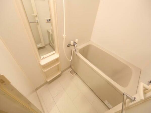 画像5:バスルーム　バス・トイレ別