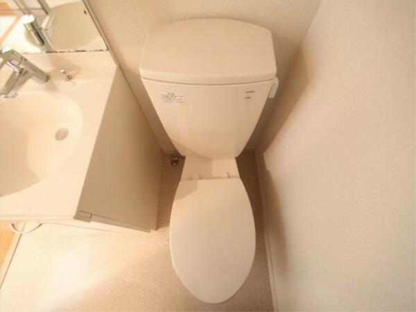 画像9:洋式トイレ（お風呂トイレ別）