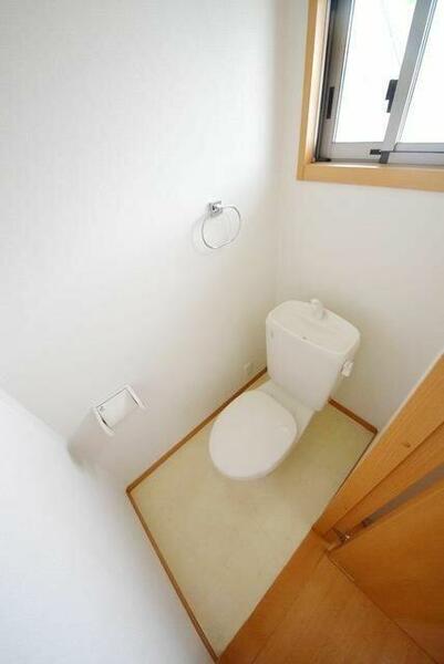 画像3:トイレに窓あります♪