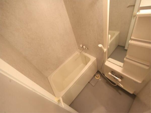 画像5:バスルーム（お風呂トイレ別）