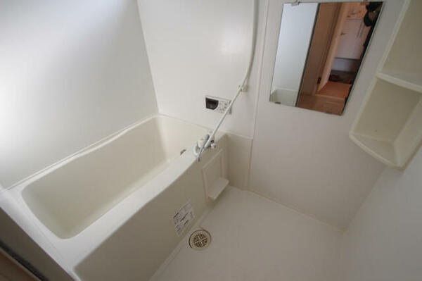 画像5:ゆったり浸かれるバスルーム