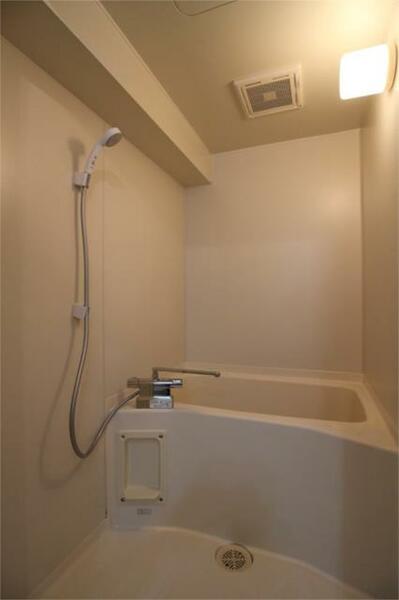 画像6:※参照※別の部屋の写真ですゆっくり浴槽にも入れます。