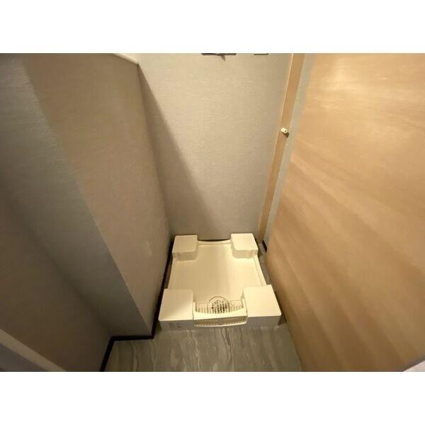 画像9:脱衣所には洗濯パンがあります。万一の水漏れにも安心。