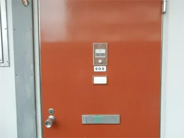 画像15:インターホン付きの玄関ドア
