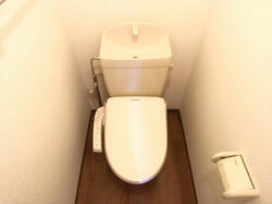 画像8:トイレ　温水洗浄暖房便座付き