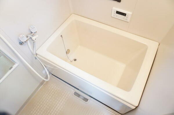 画像15:便利な追焚機能付きの浴槽
