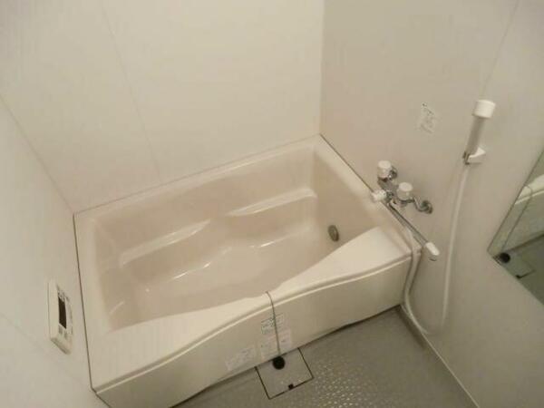 画像6:追焚　浴室乾燥機完備のバスルーム