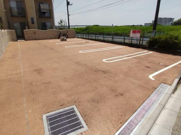detached 東京都日野市石田２丁目

地図を見る
