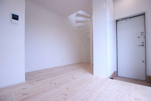 detached 東京都日野市石田２丁目

地図を見る