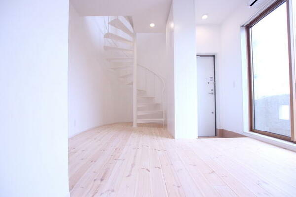 detached 東京都日野市石田２丁目

地図を見る