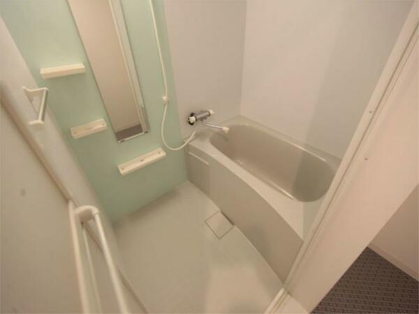 画像5:バスルーム　浴室暖房乾燥機付