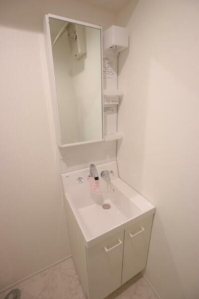 画像3:シャワー付き独立洗面台