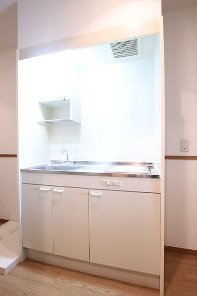 画像12:IHコンロ１口設置済のキッチン