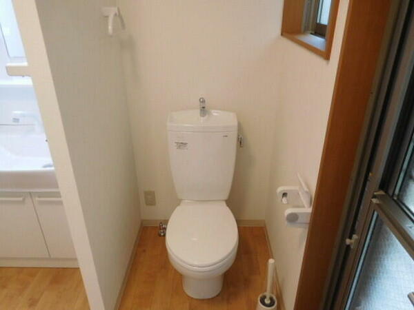画像8:おトイレも真っ白!