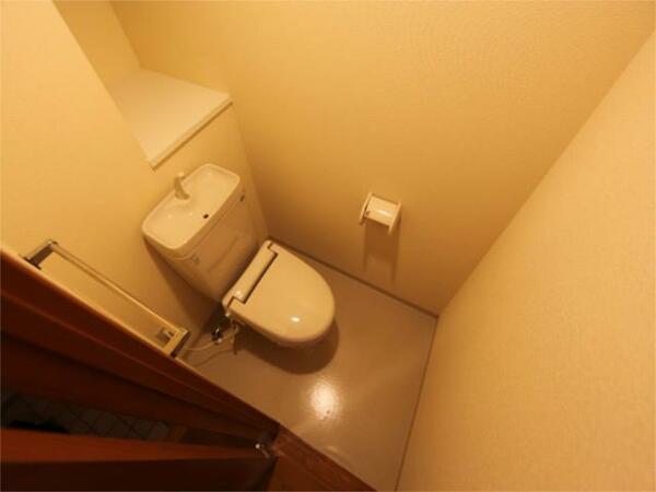 画像6:暖房便座付トイレ