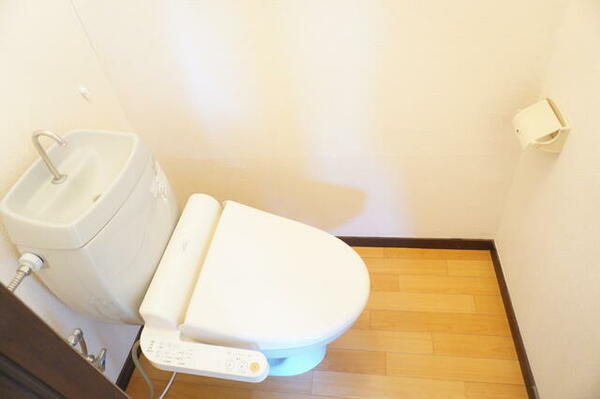 画像12:洗浄便座機能付きトイレ☆