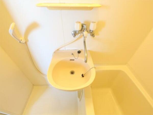 画像9:バスルームにある洗面
