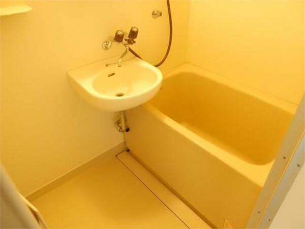 画像6:１人暮らしにも嬉しいバストイレ独立設計